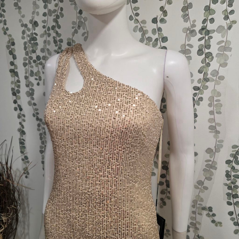 Ieena for Mac Duggal Gold Sequin One-Shoulder Gown Size 4 NWT - Picture 4 of 14